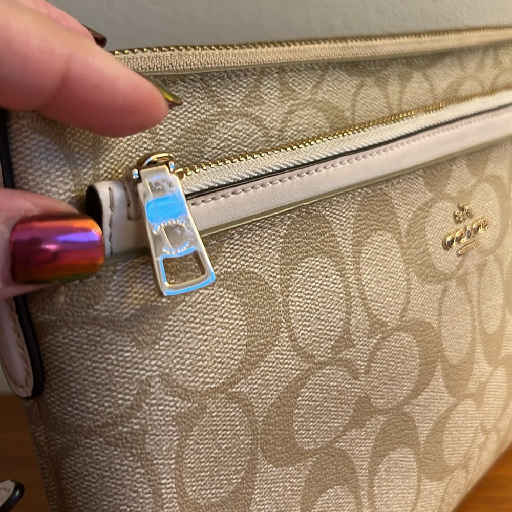 Coach East West pop out pouch Leather Crossbody - Picture 5 of 11